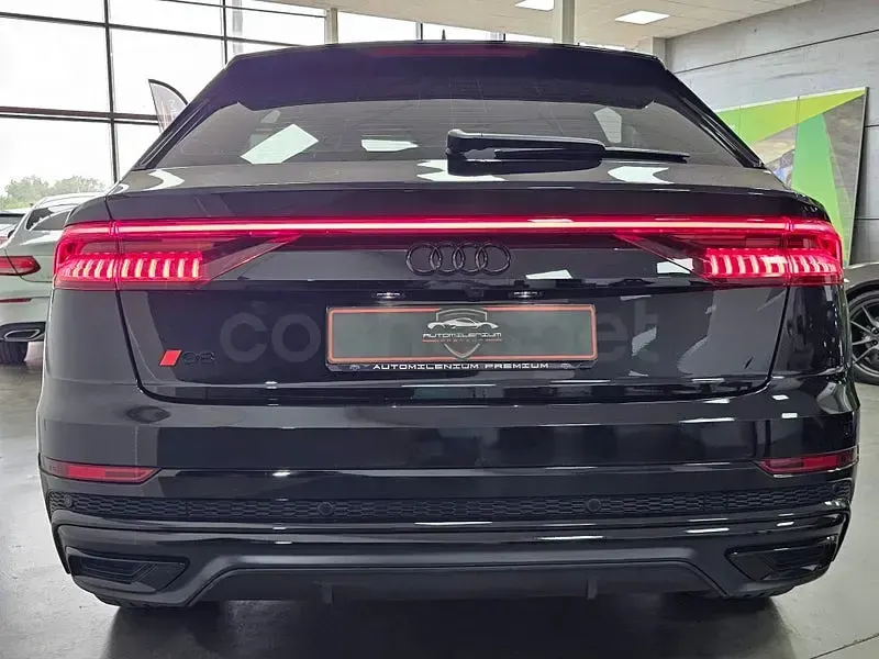 Usado Audi Q8 S-Line 340 CV (250 kW) 2021 Negro SUV