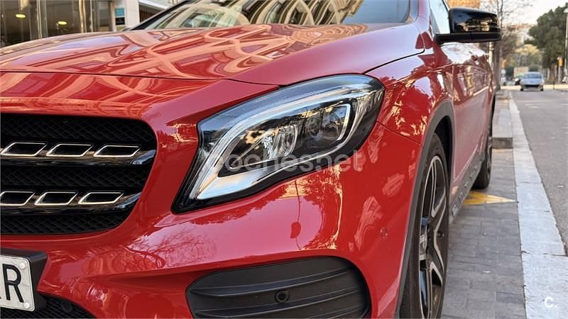 Usado Mercedes GLA200 AMG line 136 CV (100 kW) 2018 Rojo SUV