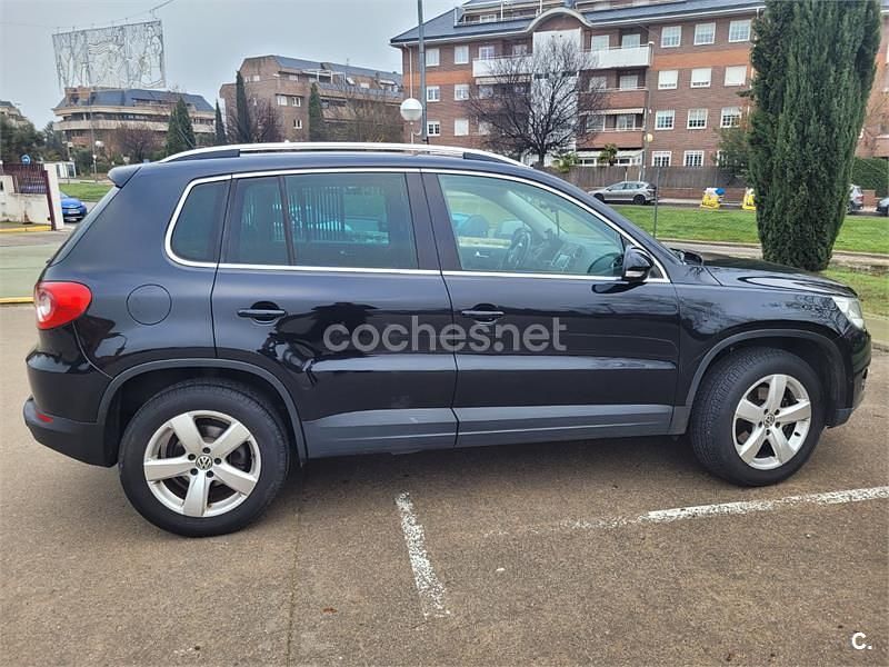 Usado VW Tiguan R-line BlueMotion 140 CV (102 kW) 2011 Negro SUV