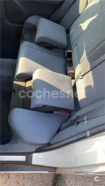 Usado Mercedes C270 Elegance 170 CV (125 kW) 2002 Gris / plata Berlina