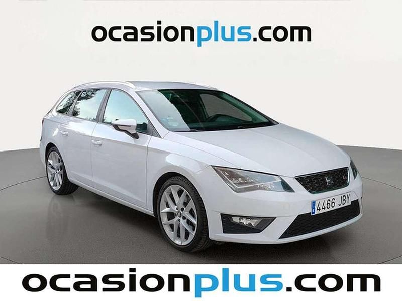 Usado Seat Leon ST FR 180 CV (132 kW) 2014 Blanco Familiar