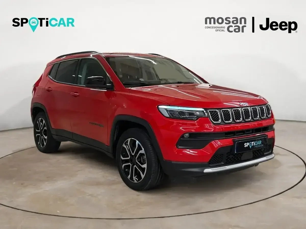 Begagnad Jeep Compass Limited 190 HK (139 kW) 2023 Röd SUV