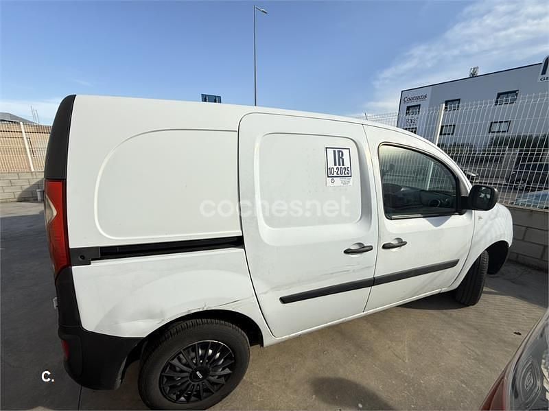 Usado Renault Kangoo 70 CV (51 kW) 2010 Blanco Familiar