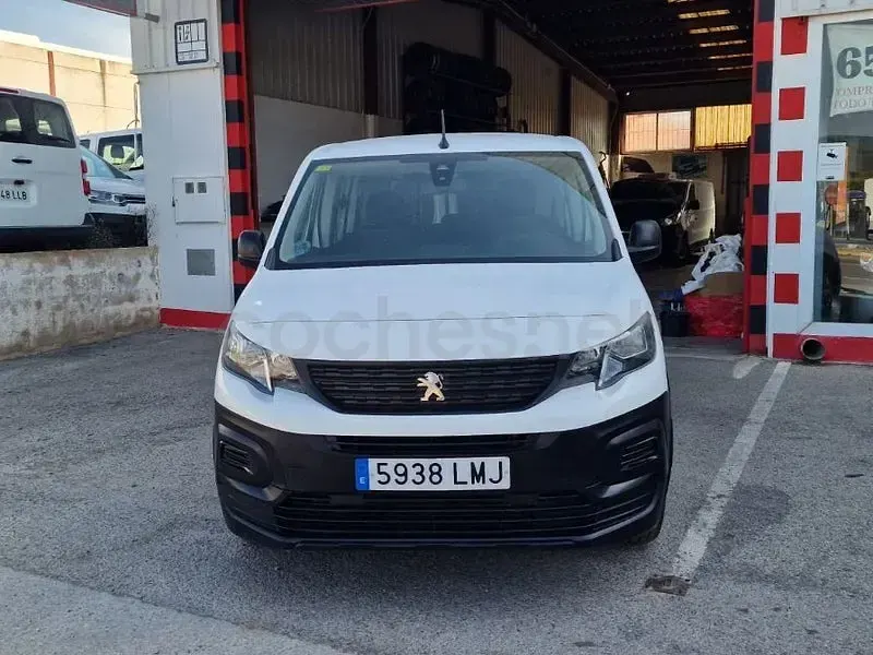 Usado Peugeot Rifter Active 100 CV (73 kW) 2021 Blanco Monovolumen