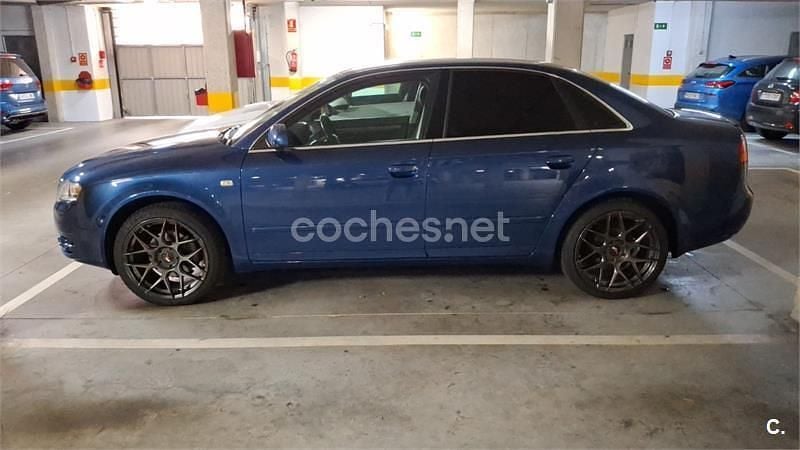 Usado Audi A4 140 CV (102 kW) 2005 Azul Berlina