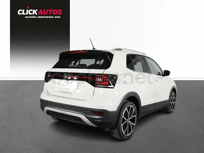 Usado VW T-Cross Sportline 110 CV (80 kW) 2023 Gris / plata SUV