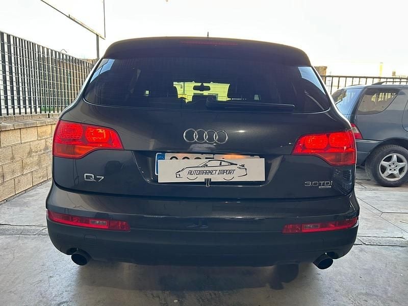 Usado Audi Q7 Advanced 240 CV (176 kW) 2006 Gris oscuro SUV