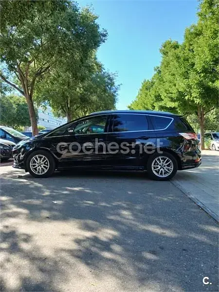 Usado Ford S-MAX ST-Line 190 CV (139 kW) 2019 Negro Monovolumen