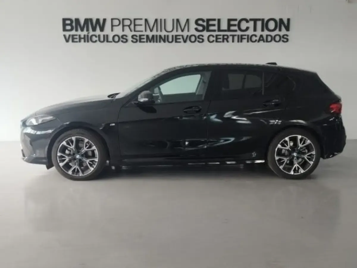 Usado BMW 120 Comfort Edition 163 CV (119 kW) 2025 Negro Utilitario