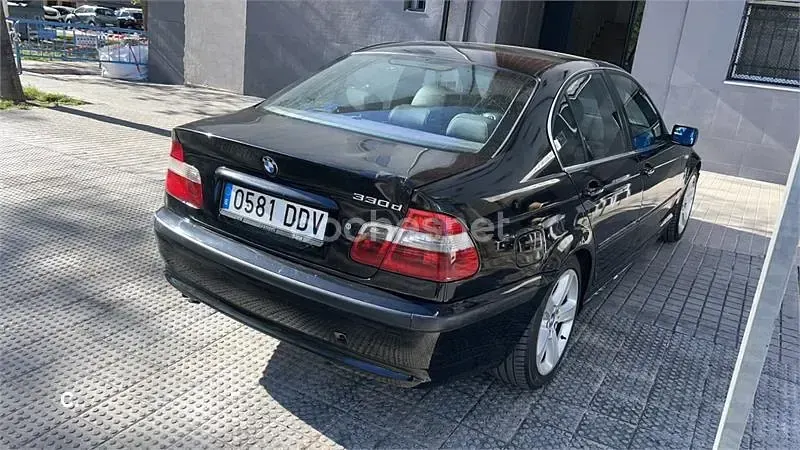 Używany BMW 330 184 KM (135 kW) 2004 Czarny Sedan/Limuzyna