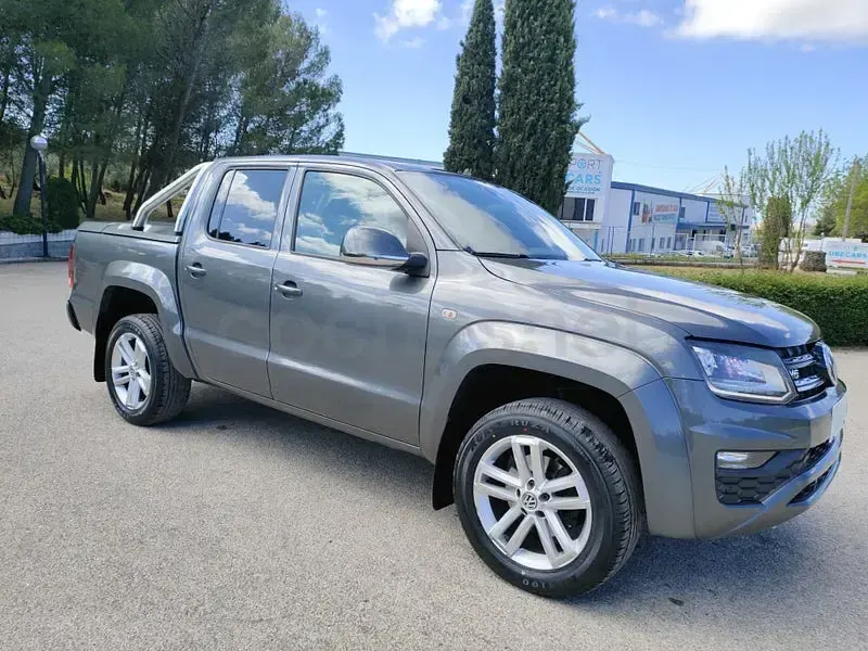 Usado VW Amarok Highline 204 CV (150 kW) 2017 Gris / plata Pickup/Camioneta