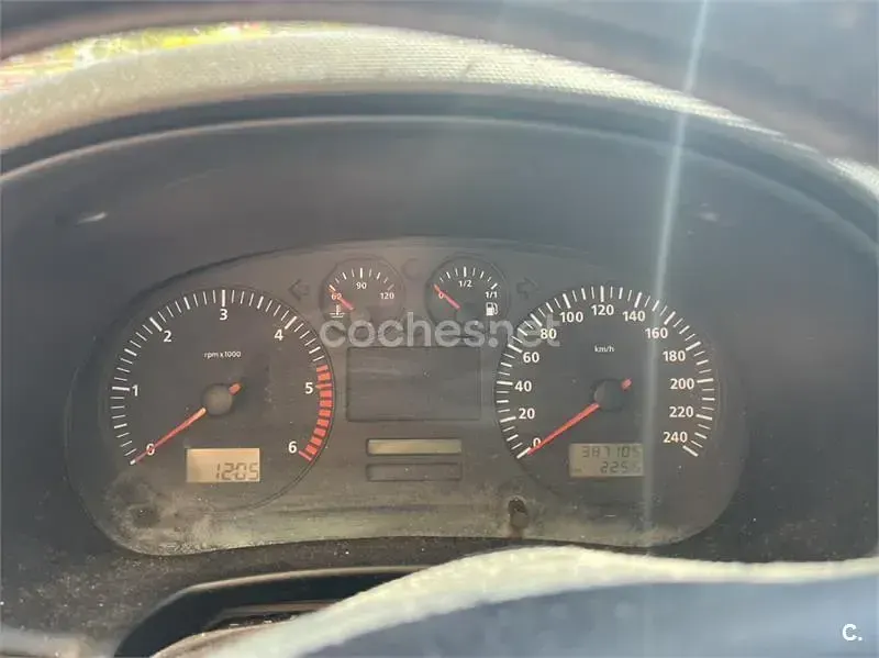 Usado Seat Toledo Stella 110 CV (80 kW) 2001 Gris / plata Berlina