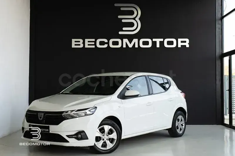 Usado Dacia Sandero Acces 67 CV (49 kW) 2021 Blanco Berlina