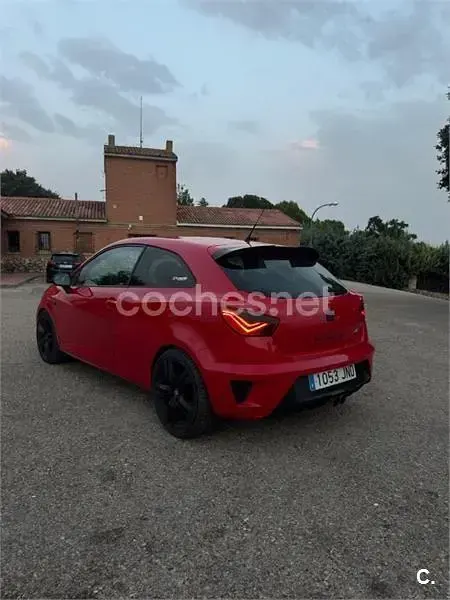 Usado Seat Ibiza SC CUPRA 192 CV (141 kW) 2016 Rojo Utilitario