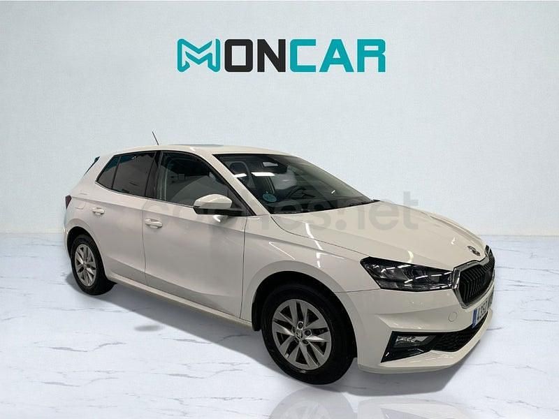 Usado Skoda Fabia Ambition 80 CV (58 kW) 2023 Blanco Berlina