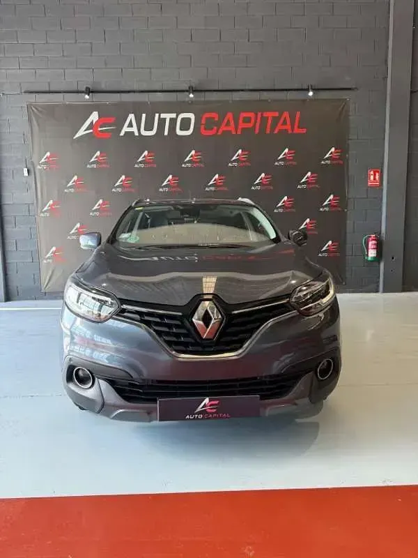 Usado Renault Kadjar Life 110 CV (80 kW) 2016 Gris SUV