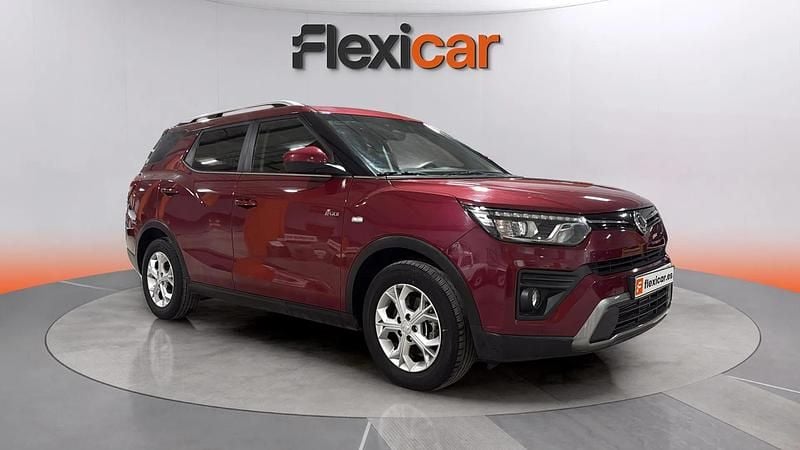 Usado Ssangyong (KGM) Tivoli 163 CV (119 kW) 2023 Rojo SUV
