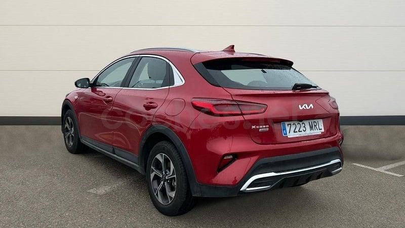 Usado Kia XCeed 136 CV (100 kW) 2024 Rojo SUV