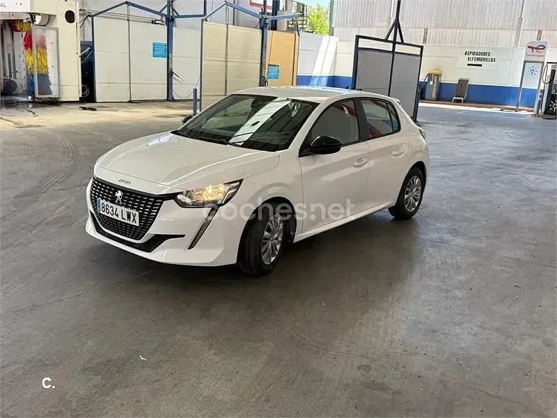 Usado Peugeot 208 Active 100 CV (73 kW) 2022 Blanco Utilitario