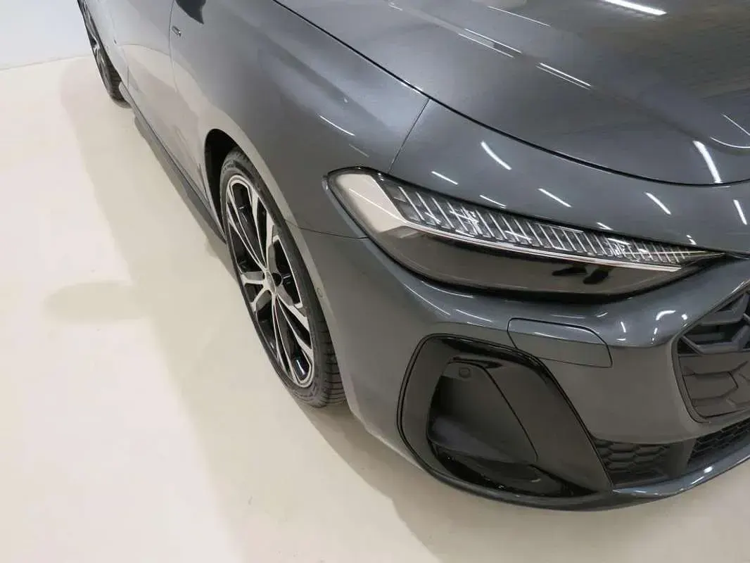 Usado Audi A5 204 CV (150 kW) 2025 Gris Berlina