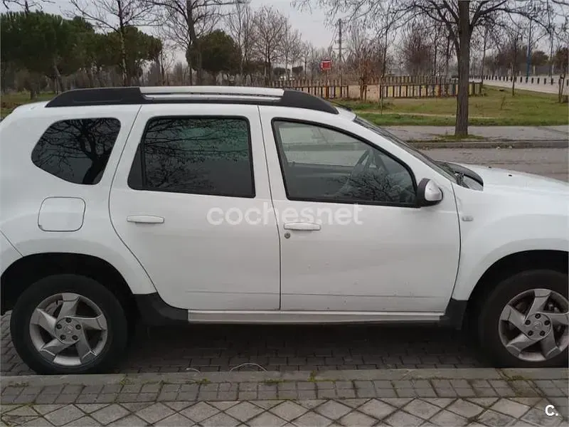 Begagnad Dacia Duster Lauréate 90 HK (66 kW) 2013 Vit SUV