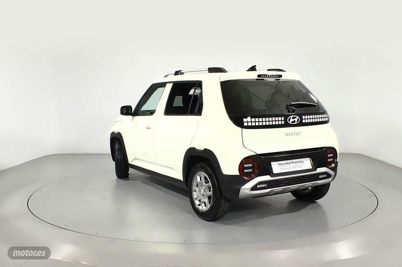 Usado Hyundai Inster 84 kW (115 CV) 2025 Amarillo Utilitario