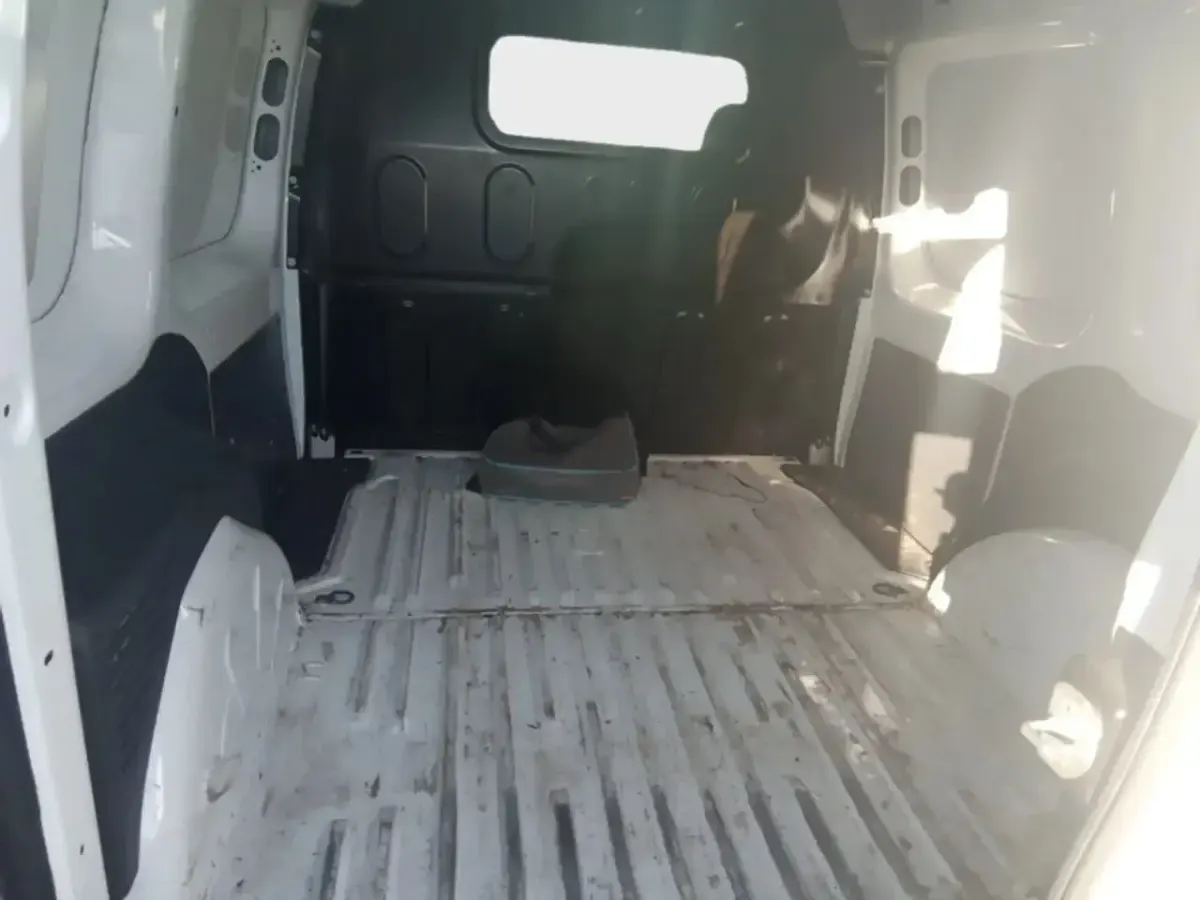 Usado Renault Kangoo 44 kW (60 CV) 2021 Blanco Monovolumen