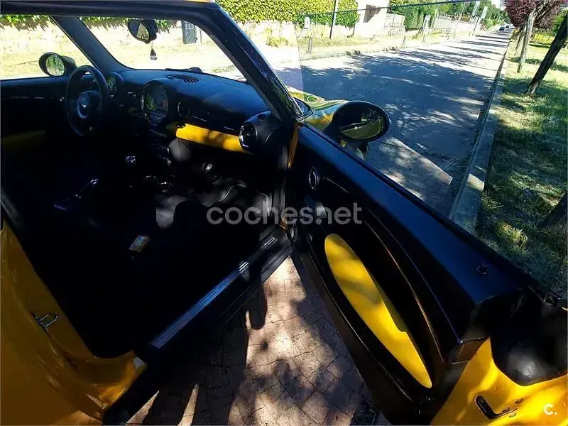 Usado Mini ONE 90 CV (66 kW) 2007 Amarillo Utilitario