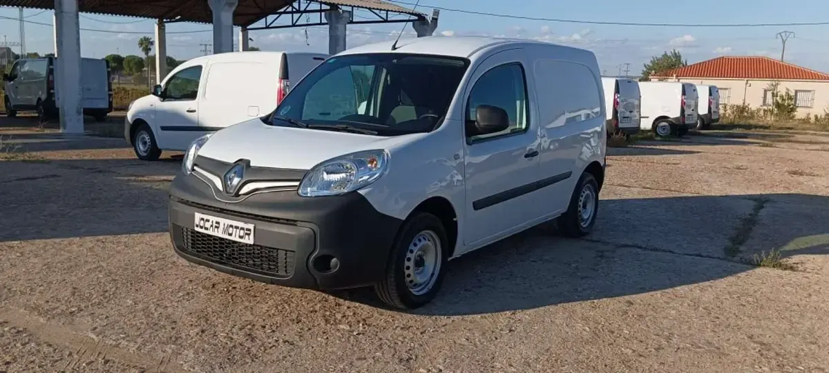 Usado Renault Kangoo 75 CV (55 kW) 2018 Blanco Monovolumen