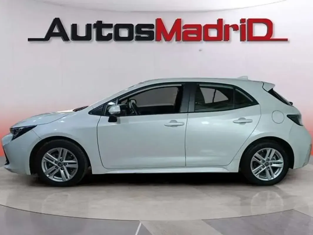 Usado Toyota Corolla Active 122 CV (89 kW) 2022 Blanco Berlina