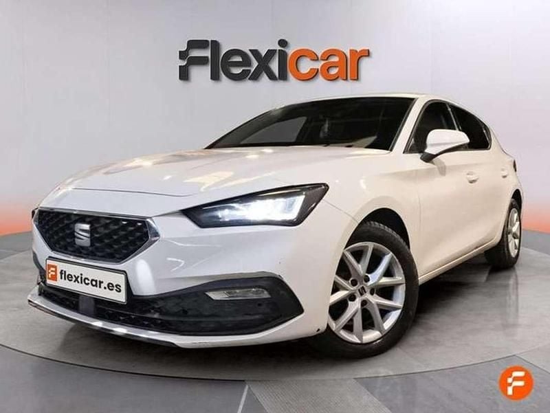 Usado Seat Leon Style 116 CV (85 kW) 2021 Blanco Utilitario