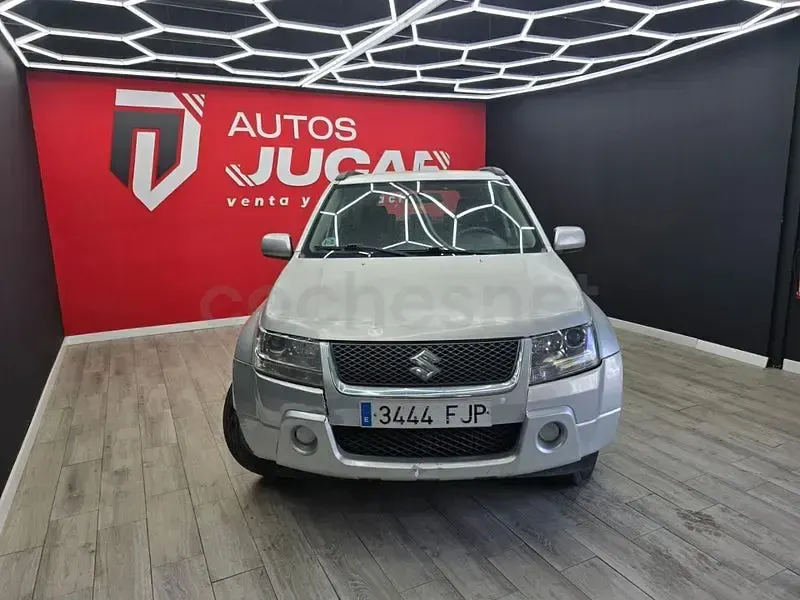 Usado Suzuki Grand Vitara 129 CV (94 kW) 2007 Gris / plata SUV