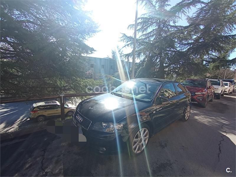 Usado Audi A3 Ambition 140 CV (102 kW) 2004 Negro Utilitario
