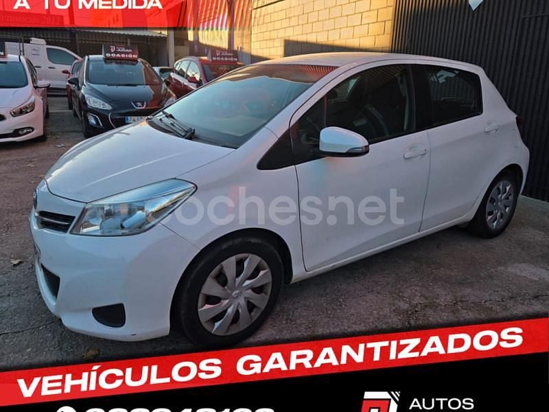 Blanco Usado 2013 Toyota Yaris City Berlina | 6500 € (Precio justo) - Imagen 1/4