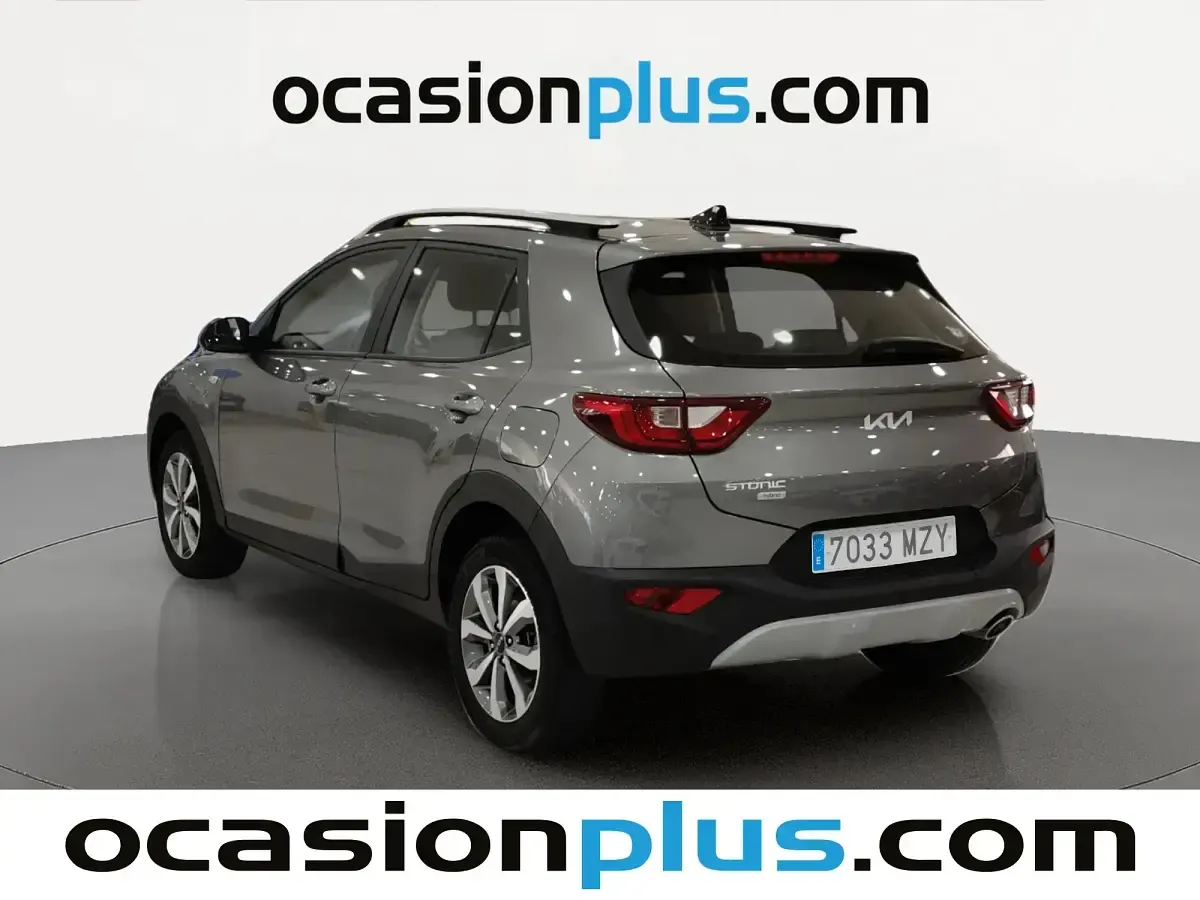 Usado Kia Stonic 100 CV (73 kW) 2025 Gris SUV