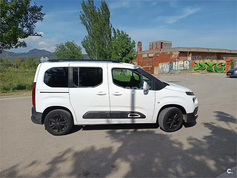 Usado Citroën Berlingo Feel 102 CV (75 kW) 2021 Blanco Monovolumen