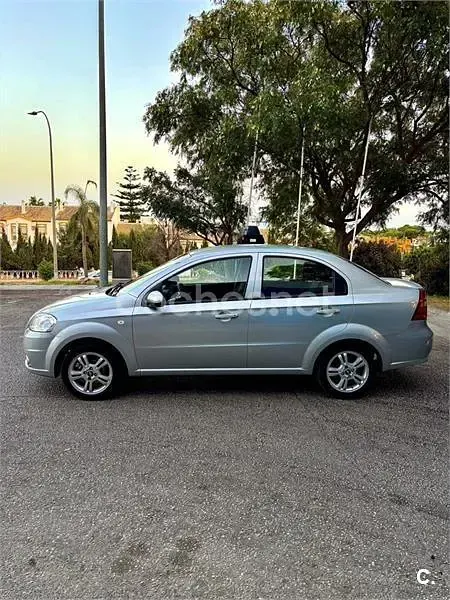 Usado Chevrolet Aveo LT 94 CV (69 kW) 2009 Gris / plata Berlina