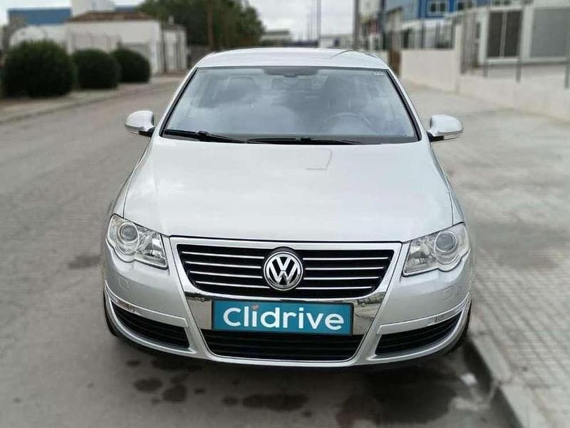Usado VW Passat Highline 140 CV (102 kW) 2007 Gris Familiar