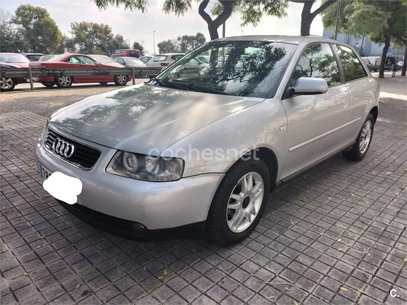 Gris / plata Usado 2005 Audi A3 Ambiente Berlina | 2999 € (Buen precio) - Imagen 1/4