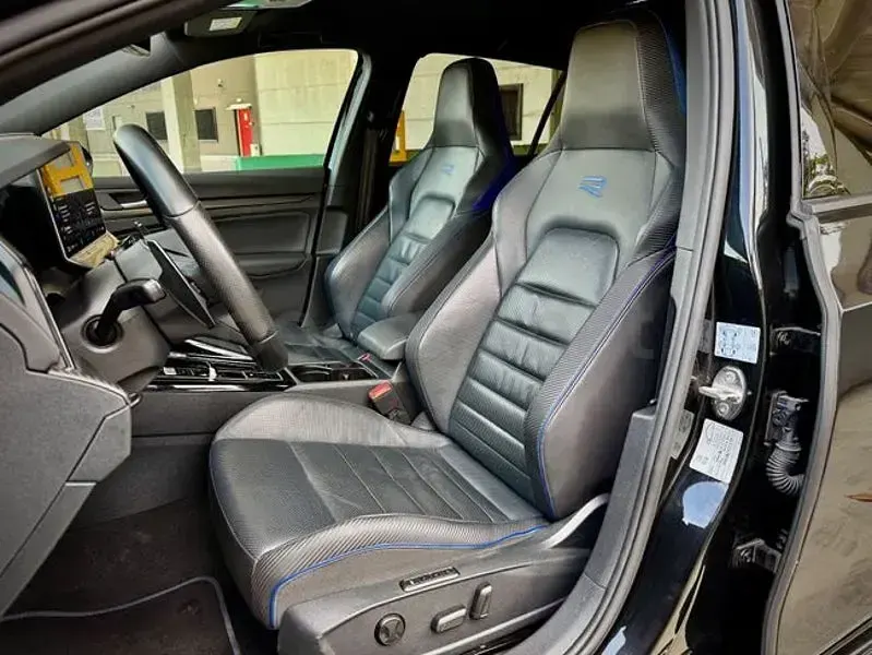 Usado VW Golf VIII Black Edition 333 CV (244 kW) 2024 Negro Berlina