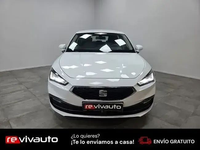 Begagnad Seat Leon Reference 90 HK (66 kW) 2022 Vit Sedan