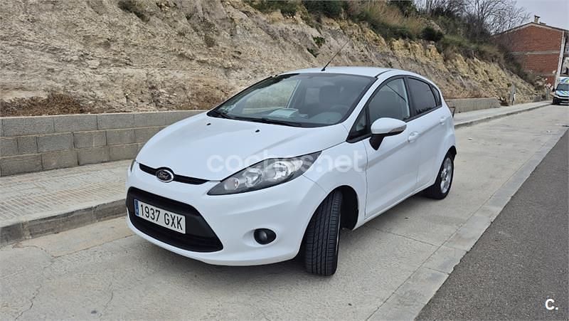 Usado Ford Fiesta Trend 95 CV (69 kW) 2010 Blanco Utilitario