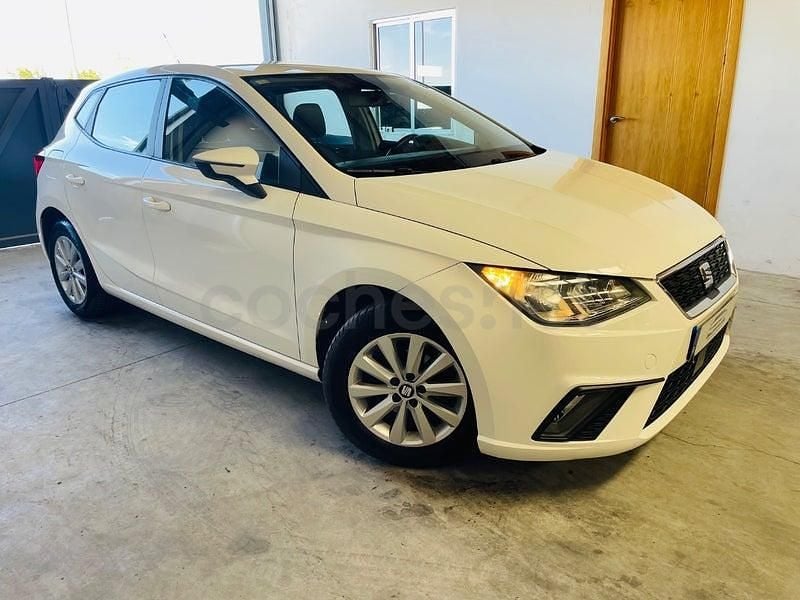 Usado Seat Ibiza Style 90 CV (66 kW) 2018 Blanco Utilitario