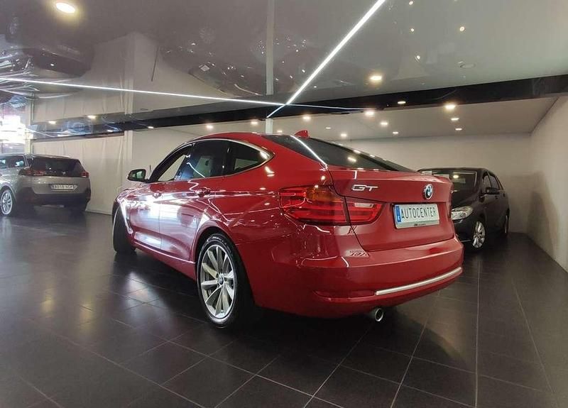 Usado BMW 320 Gran Turismo 184 CV (135 kW) 2014 Rojo Berlina