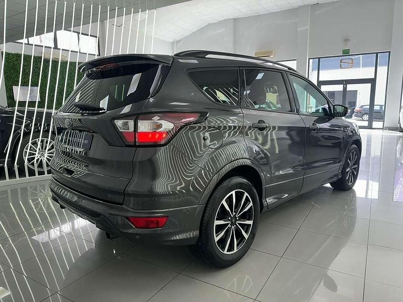 Usado Ford Kuga ST-Line 150 CV (110 kW) 2018 Gris SUV