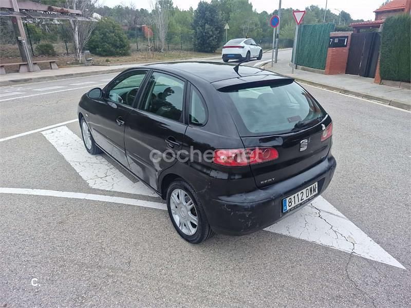 Usado Seat Ibiza Reference 70 CV (51 kW) 2006 Negro Berlina