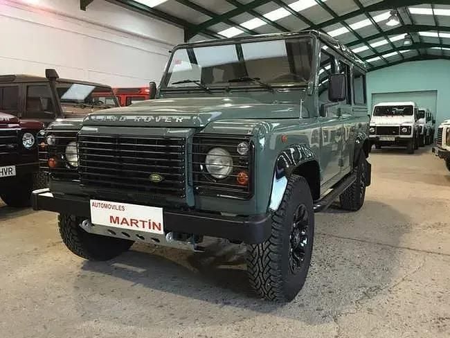 Usado Land Rover Defender 122 HP (89 kW) 2013 Verde SUV