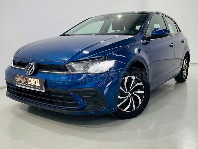 Usado VW Polo Life 95 CV (69 kW) 2023 Azul Berlina