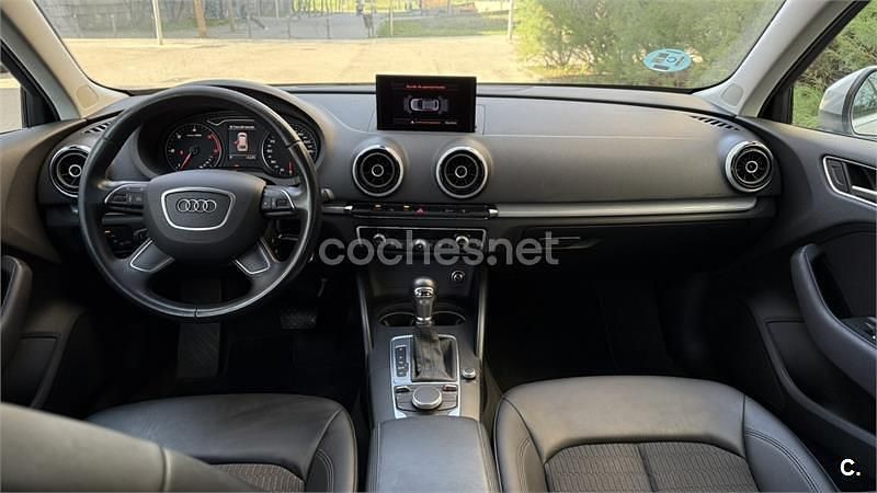 Usado Audi A3 Ambiente 150 CV (110 kW) 2015 Gris / plata Berlina