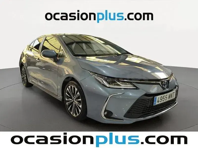 Usado Toyota Corolla Style 140 CV (102 kW) 2024 Gris / plata Berlina